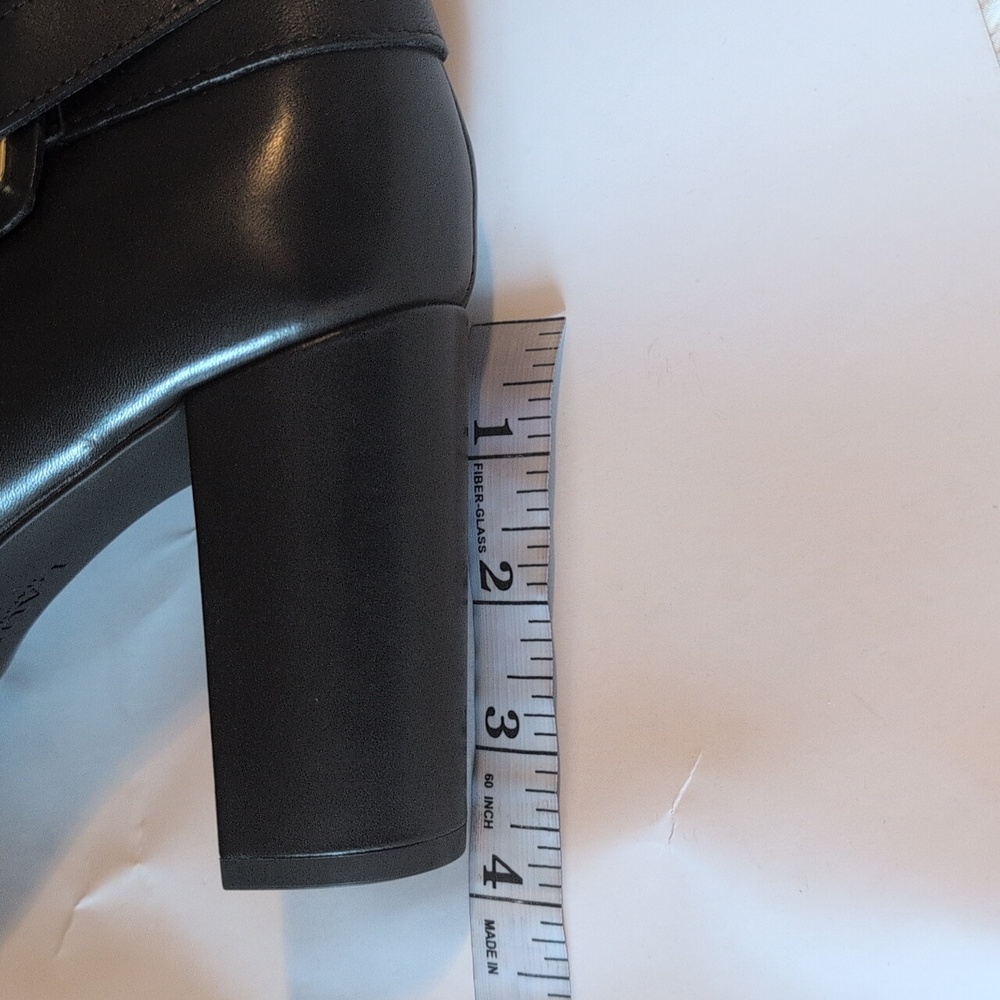 Lauren Ralph Lauren Women's ankle-length boot heels. - Picture 8 of 9